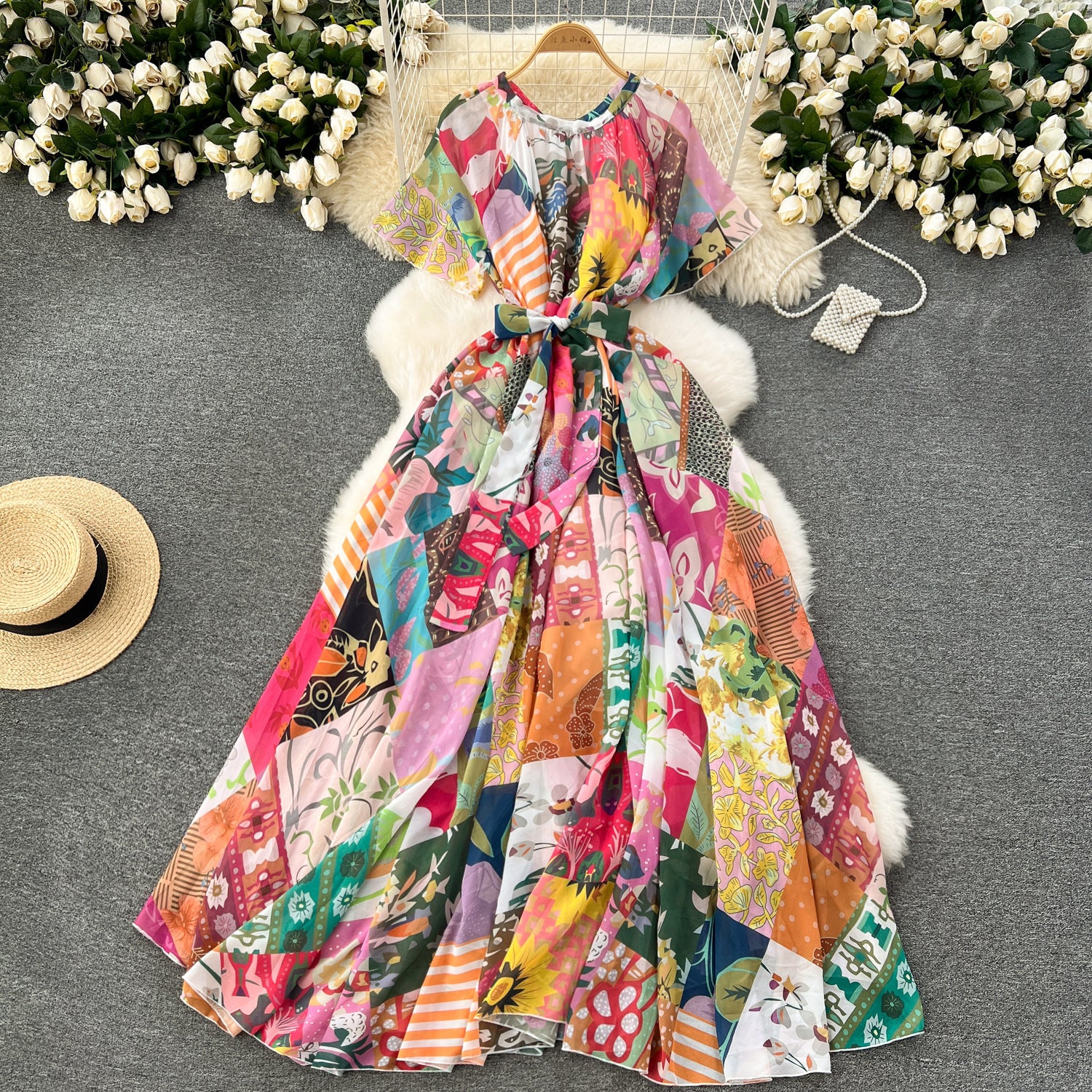 Robe moulante à lacets imprimée