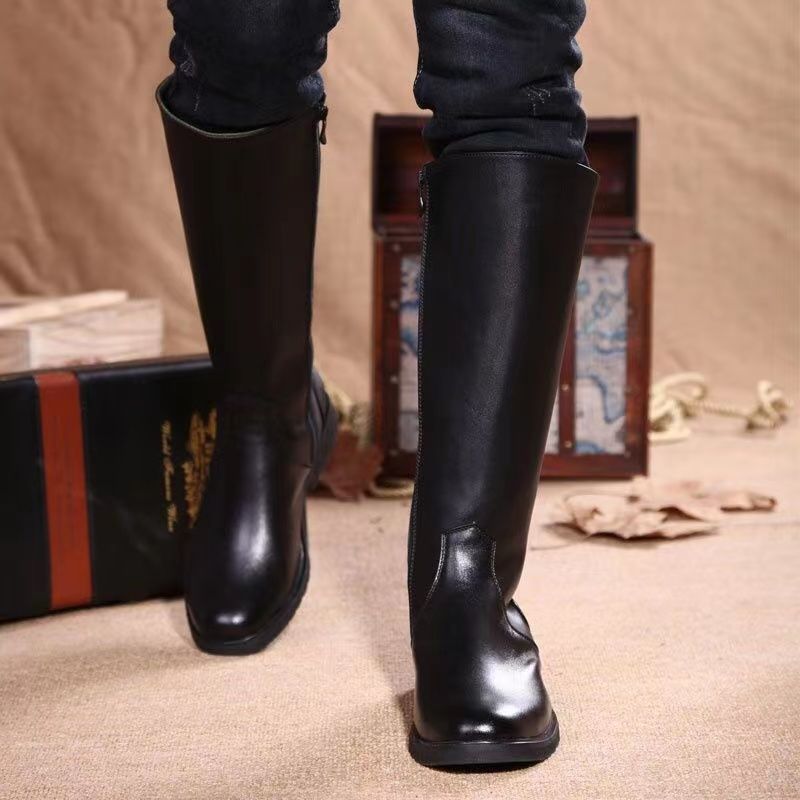 Bottes longues minimalistes en cuir de couleur unie pour hommes