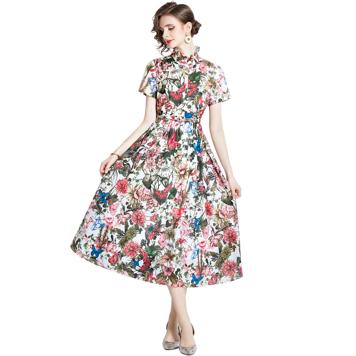 Robe ajustée à manches courtes et imprimé papillon