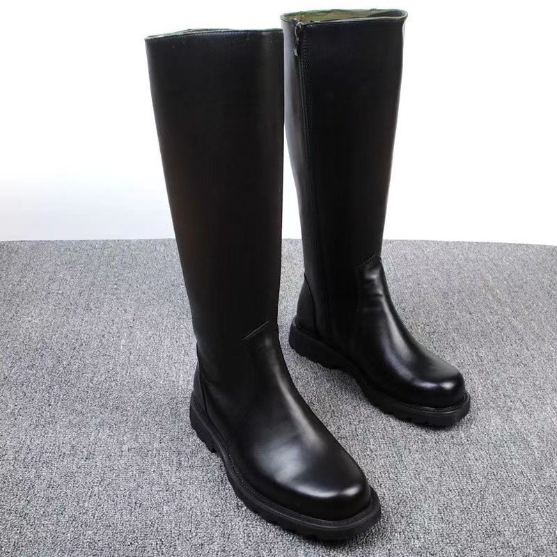 Bottes longues minimalistes en cuir de couleur unie pour hommes