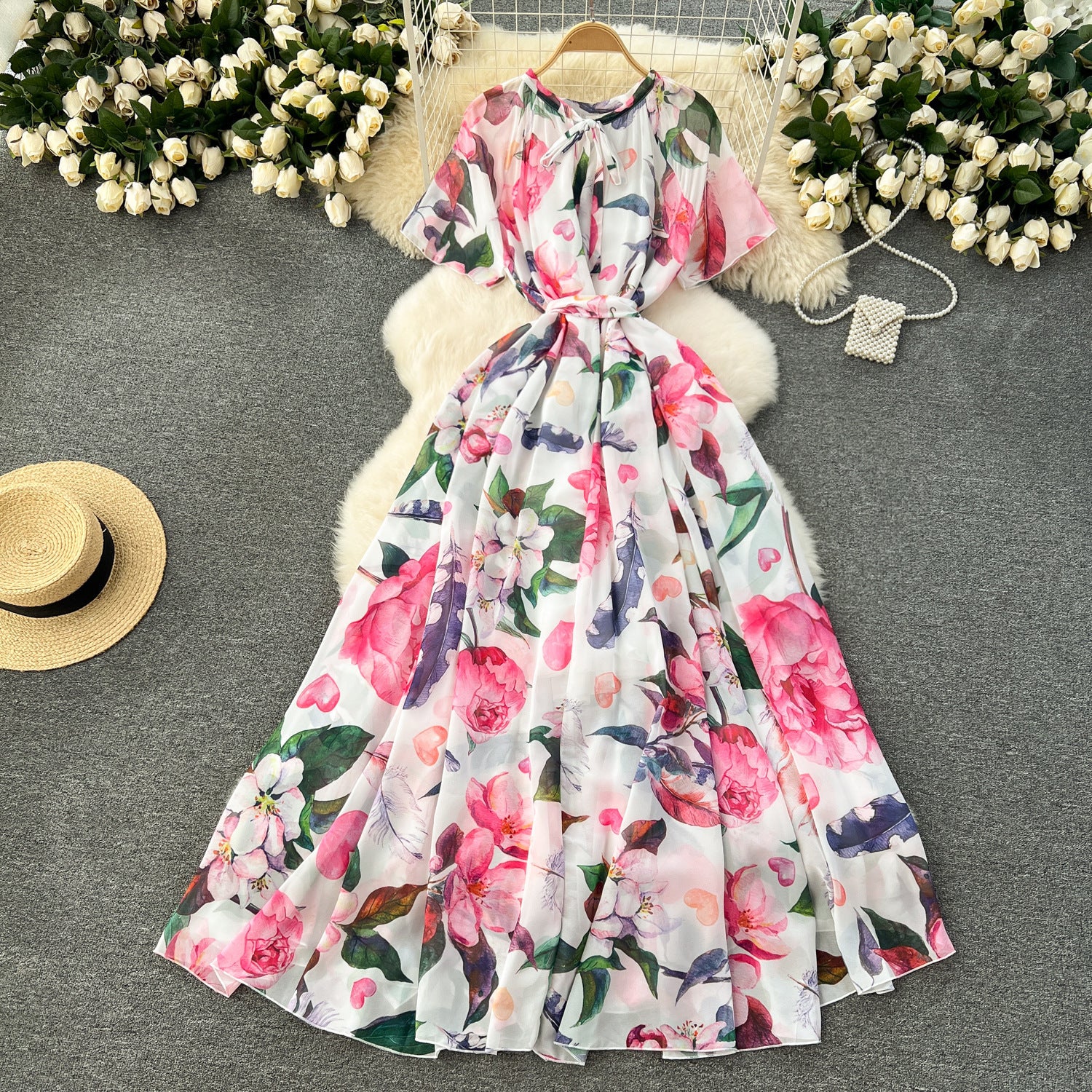 Robe moulante à lacets imprimée