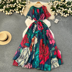 Robe moulante à lacets imprimée