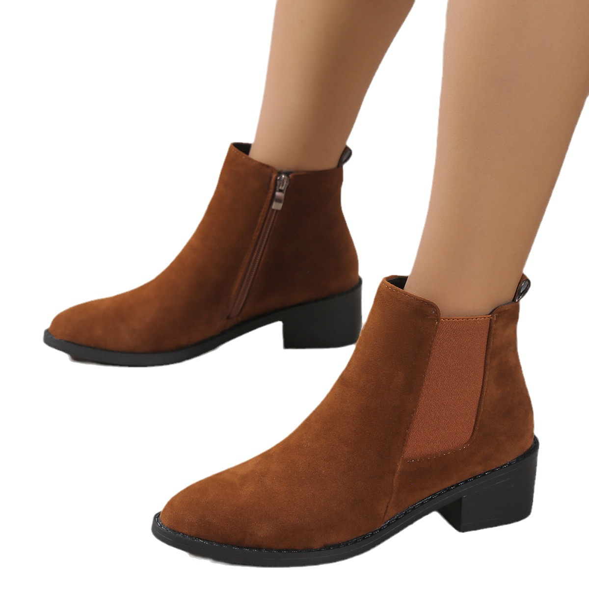 Trendiga ankelboots med grov klack och dragkedja i sidan