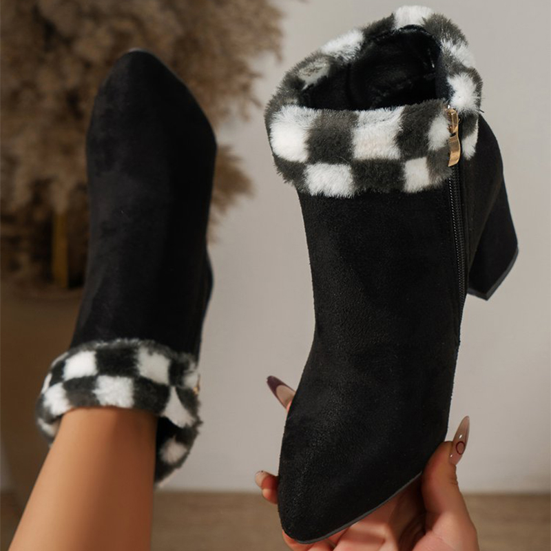 Eleganta klackade ankelstövlar